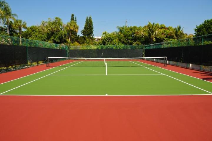 Construction de terrain de tennis, Tours